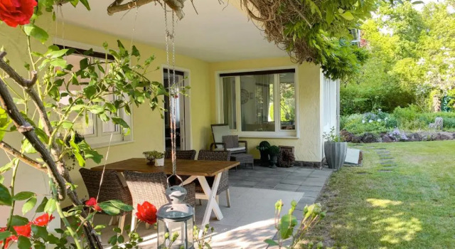 Апартаменты Idyllische Stadtwohnung im Grünen