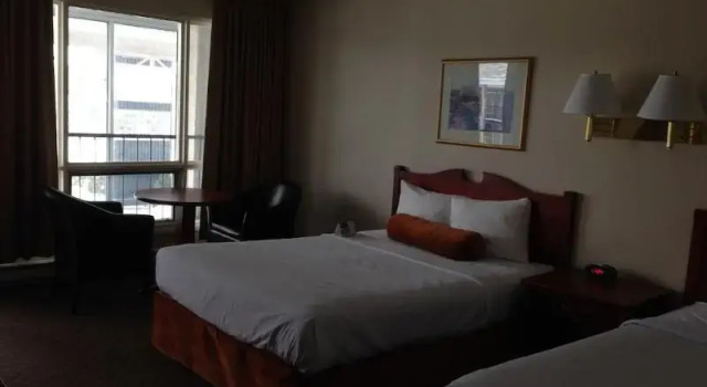 Номер Standard Knights Inn Lethbridge