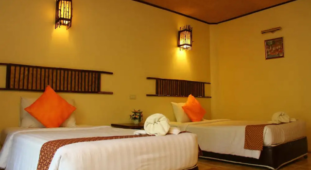 The Hub Erawan Resort, Rezervovat Lázně / Resort Hotely v Central Thailand se snídaní, Snídaně
