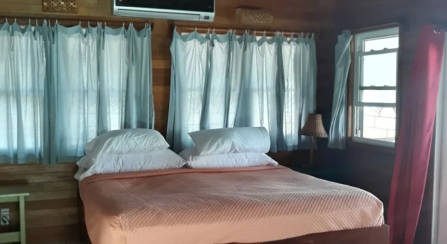 Coco's Beachfront Cabanas, Rezervasyon Otel Seine Bight Village Placencia