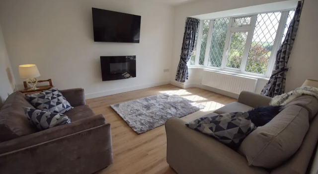Vale View - Sleeps 6 - Pets Ok - Garden - Parking, Varaa Lomakoti Mökit kohteessa Merseyside, Mökki