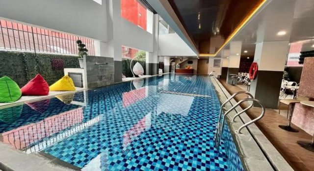 Hotel Elizabeth Ambon, Rezerwuj Hotel Hotele w Ambon z basenem, Basen