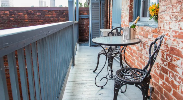 Люкс с красивым видом из окна French Quarter Mansion