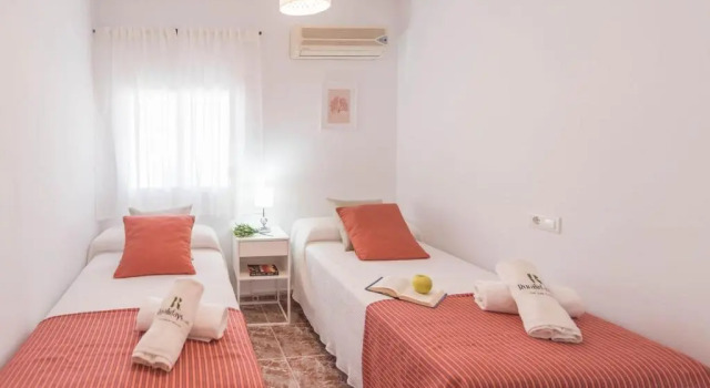Villa Las Flores de Nerja by Ruralidays, Забронировать Вилла Коттеджи Нерха, рядом с Церковь Эль-Сальвадор, Коттедж