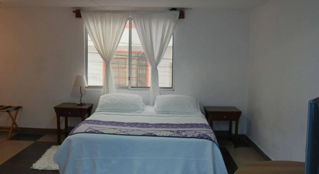 Red Mangrove Divers Lodge Santa Cruz, Boek Hotel Puerto Ayora 