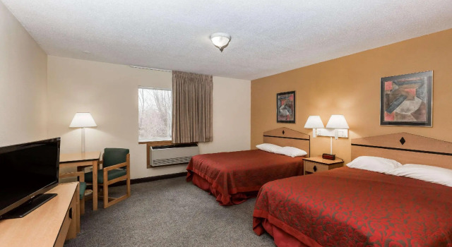 Четырёхместный номер Standard Days Inn by Wyndham Atlantic