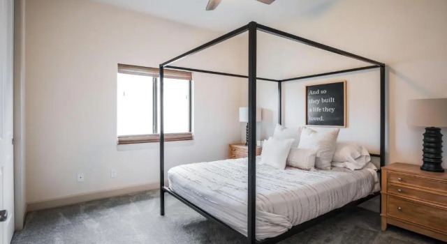 Коттедж SW FL Oasis - 4bdr - 3bth - POOL - Game Room - Sleeps 10 or more