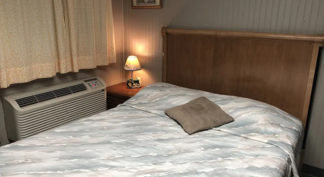 Town N' Country Motel and Shuttle, Забронировать Мотель Канистота штат Южная Дакота