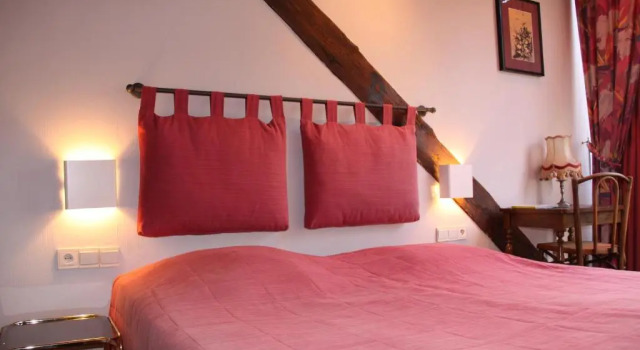 Двухместный номер Comfort Hostellerie La Claire Fontaine, Logis hôtels & Spa included