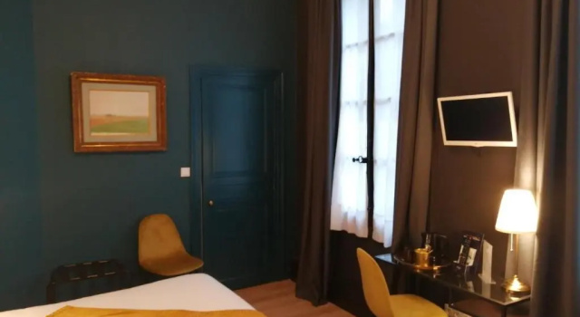 Трёхместный номер Standard Hotel Du Cygne Tours