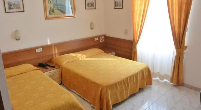 Трёхместный номер Standard Hotel Mignon