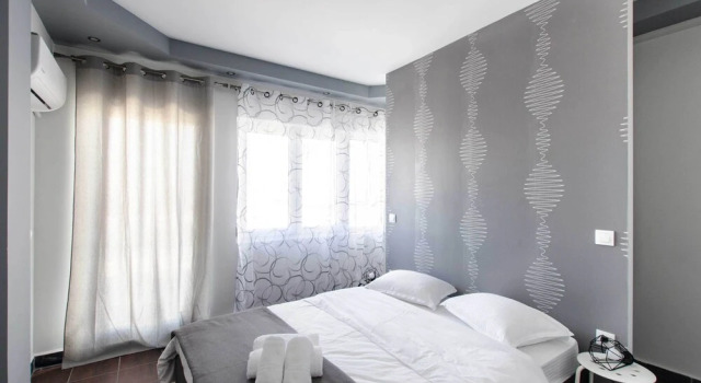 Апартаменты с балконом Evel's Home Suites