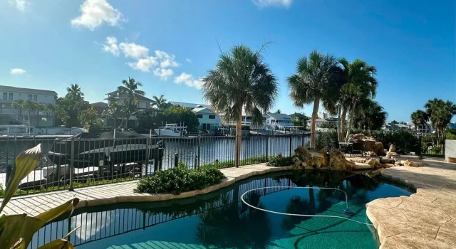 Коттедж Latitude Adjustment in Fort Myers Beach