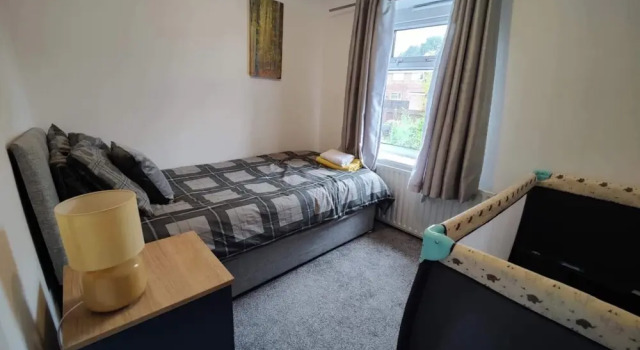 3 Bed House - Sleeps 7 - Garden - Parking - Wifi