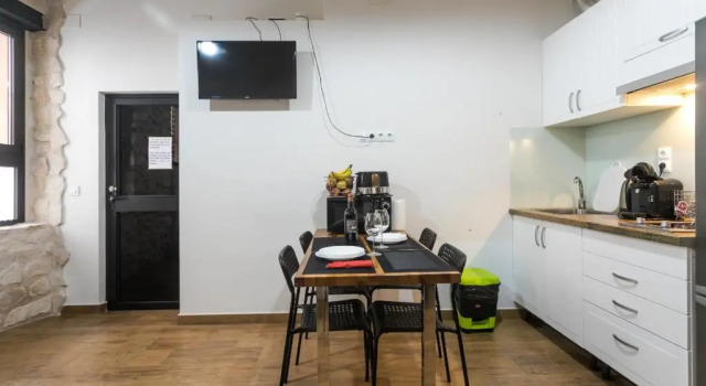 Апартаменты 3 Calle Donoso Cortés