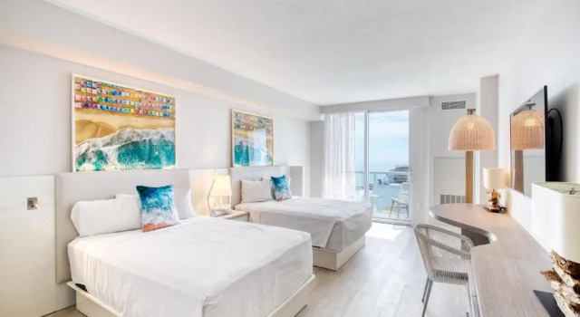 Четырёхместный номер Standard с видом на океан Daytona Grande Oceanfront Resort