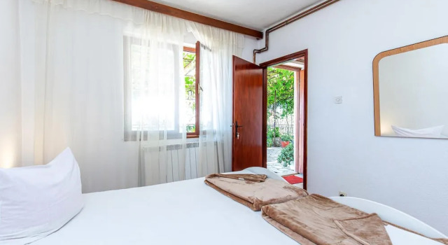 Beautiful apartment in Novi Vinodolski w/ 2 Bedrooms, Забронировать Апартаменты/квартира Нови-Винодолски Приморско-Горанская жупания