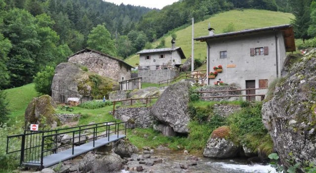 Albergo Diffuso Ornica 2, Varaa Huoneisto Ornica Bergamo