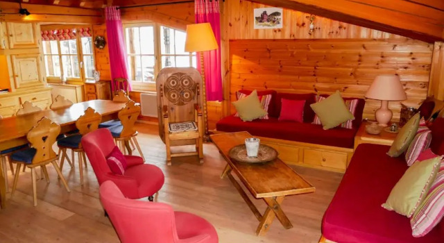 Hôtel 3 étoiles -Restaurant Le Pilatus Courchevel, Prenota Hotel Hotel a Alvernia con parcheggio, Parcheggio