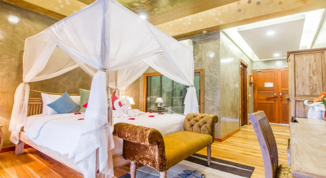 Номер Executive с видом на бассейн The Chaya Resort and Spa