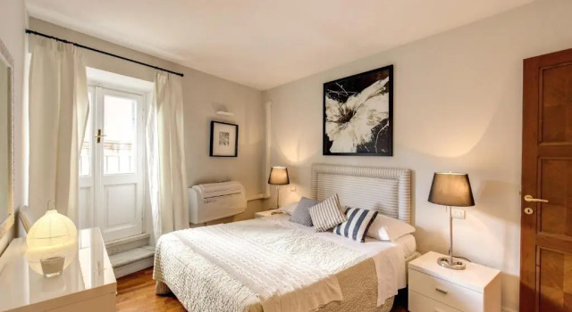 Trevi Chic Apartment, Забронировать Апартаменты/квартира Треви Рим, рядом с Посольство США в Риме