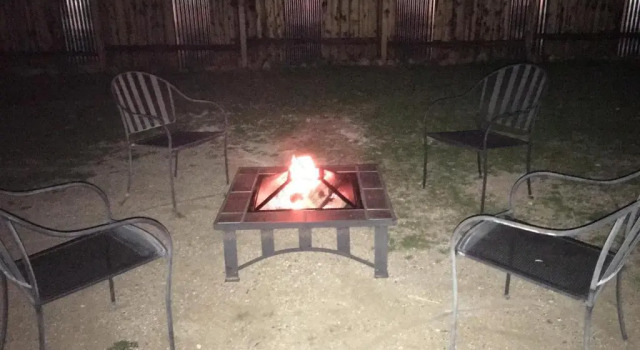 Апартаменты Desert Serenity in Yucca/Joshua Tree w/AC & Fire pit