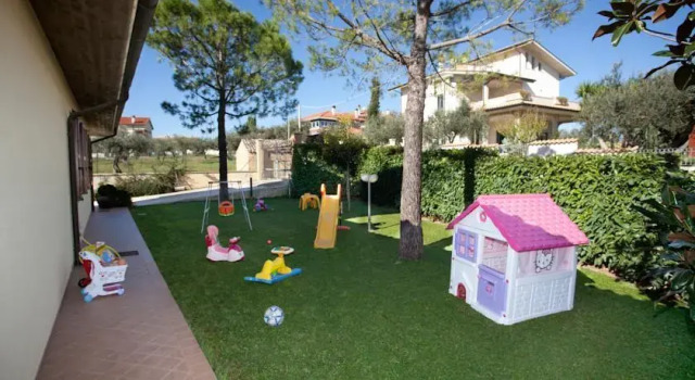 B&B Villa I Due Pini, Rezervați Bed and Breakfast Collecorvino Abruzzo