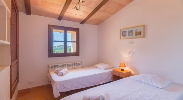 Can Revell Villa With Pool & Jacuzzi, Rezerwuj Willa Hotele w Majorka z parkingiem, Parking