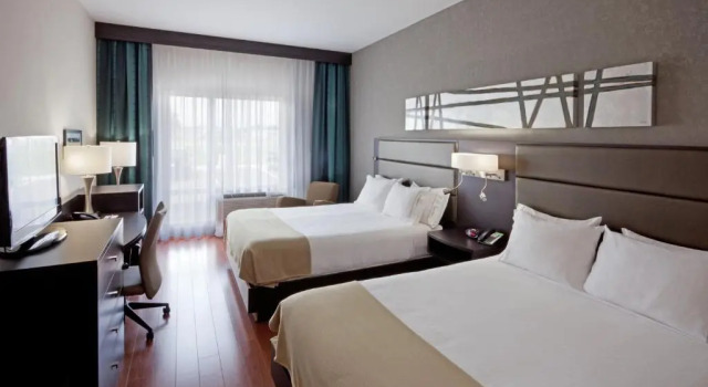 Двухместный люкс Holiday Inn Express Hotel & Suites Saint - Hyacinthe by IHG
