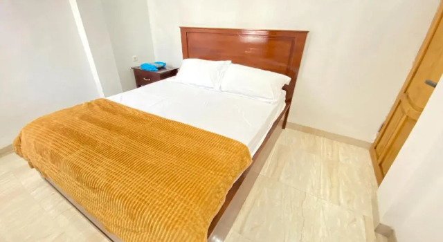 Rumah Windy Guest House Bira, Book Guesthouse Hotels in Sulawesi with Parking, Parking
