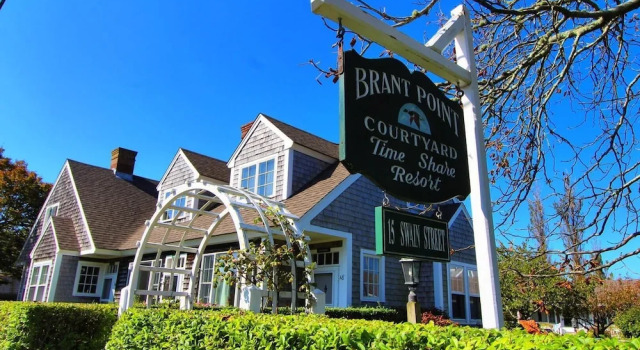 Brant Point Courtyard, Забронировать Апарт-отель Отели Нантакет с парковкой, рядом с The Artists' Association of Nantucket, Парковка