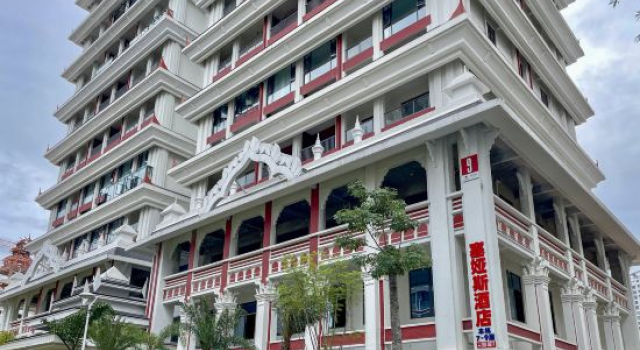 Saias Resort Hotel (Linxiang District Yulong Lake Park), Prenota Resort Lincang Yunnan