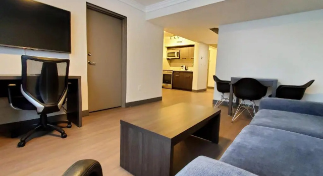 Люкс Super 8 by Wyndham Macleod Trail Calgary
