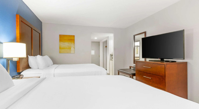 Четырёхместный номер Standard Comfort Inn Near Six Flags St Louis