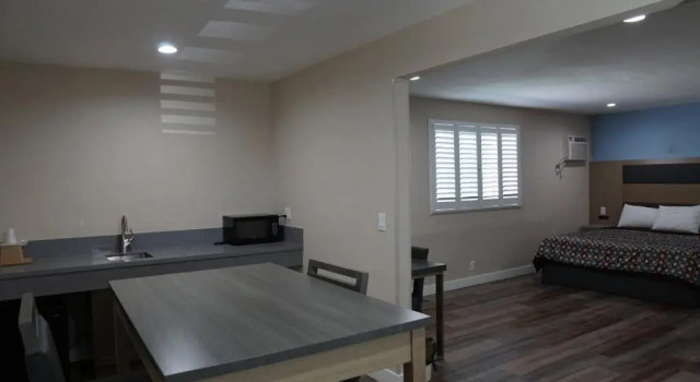 Люкс Sea Breeze Inn - LAX Airport, Los Angeles