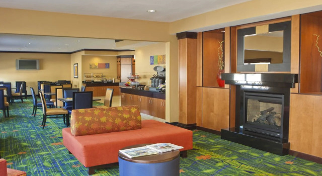 Fairfield Inn & Suites by Marriott Champaign, Забронировать Отель Отели Иллинойс 3 звезды, 3*