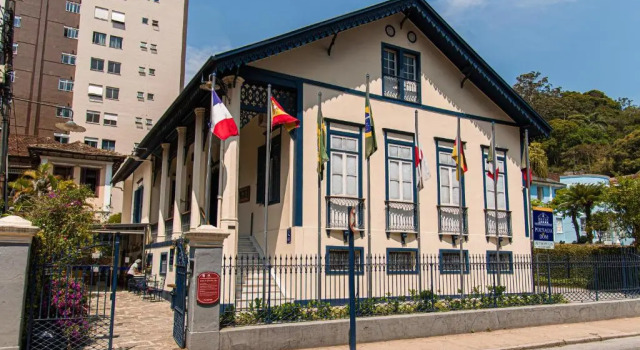 Четырёхместный номер Deluxe Pousada Dom Petrópolis