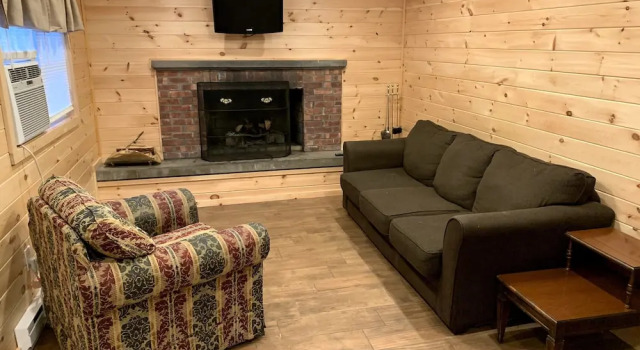 Семейный коттедж с 2 комнатами с балконом и с видом на горы Hill View Motel and Cottages