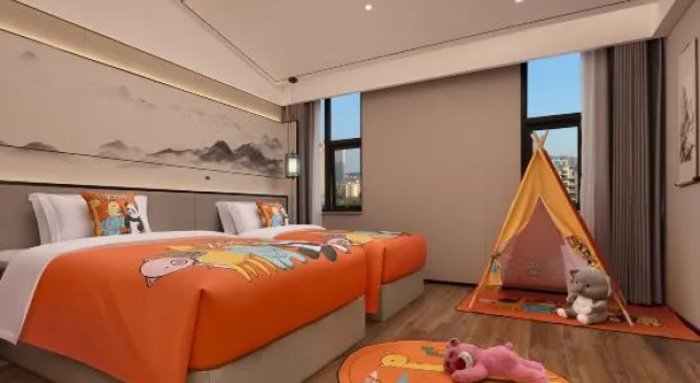 Семейный тент Moshang Qingya Hotel (Erlijing Night Market in Yingzhou Center, Fuyang)