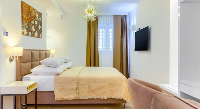 Irini Luxury Rooms