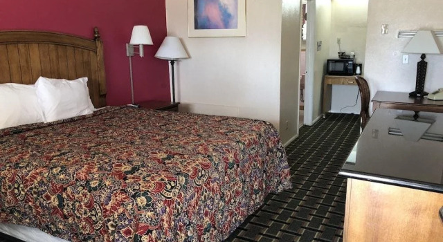 Rodeway Inn & Suites, Boek Hotel Hotels in Raton met parkeren, Parkeren