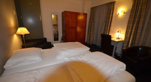 Hotel Malcot, Rezerwuj Hotel Hotele w Bruksela z parkingiem, Parking