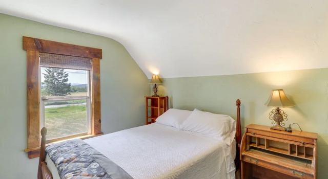 Remodeled Kalispell Farmhouse w/ Mountain Views, Rezerwuj Dom wakacyjny Kalispell 