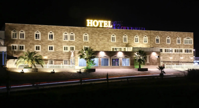 Hotel Las Acacias, Book Hotel Puente Genil Madrid