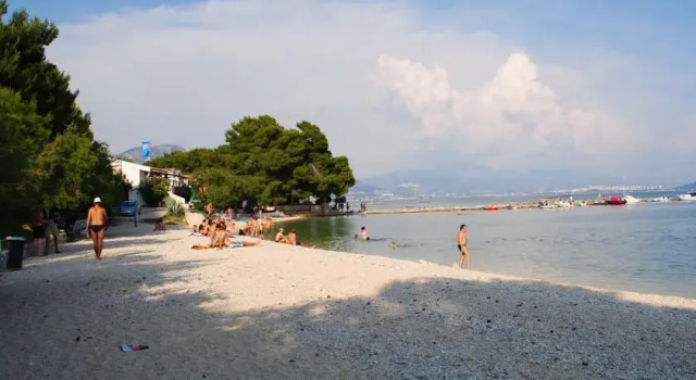 Apartments Kairos - Bili 9, Book Lejlighed Kastel Stafilic Kaštela