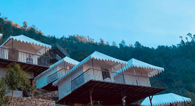 Moksham Himalayan Campsite Pangot, Prenota Campeggio Campeggi e glamping a Uttarakhand, Campeggio