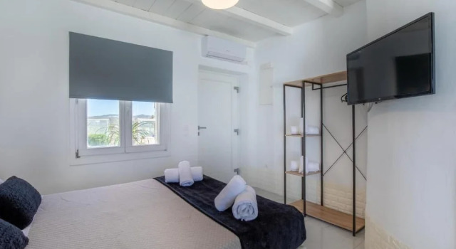 Студия Crystal Suites