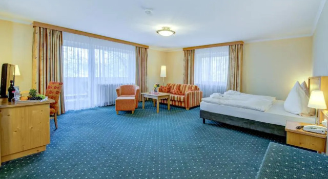 Трёхместный номер Standard с балконом PTI Hotel Eichwald