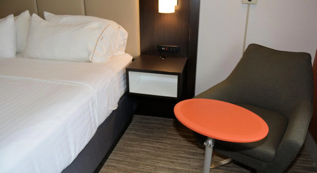 Четырёхместный номер Standard Holiday Inn Express & Suites by IHG