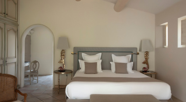 Hostellerie Le Phébus & Spa, Book Ferieresort Joucas Luberon